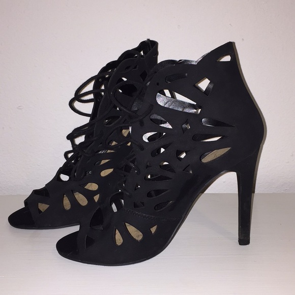 Black heels - Picture 1 of 2